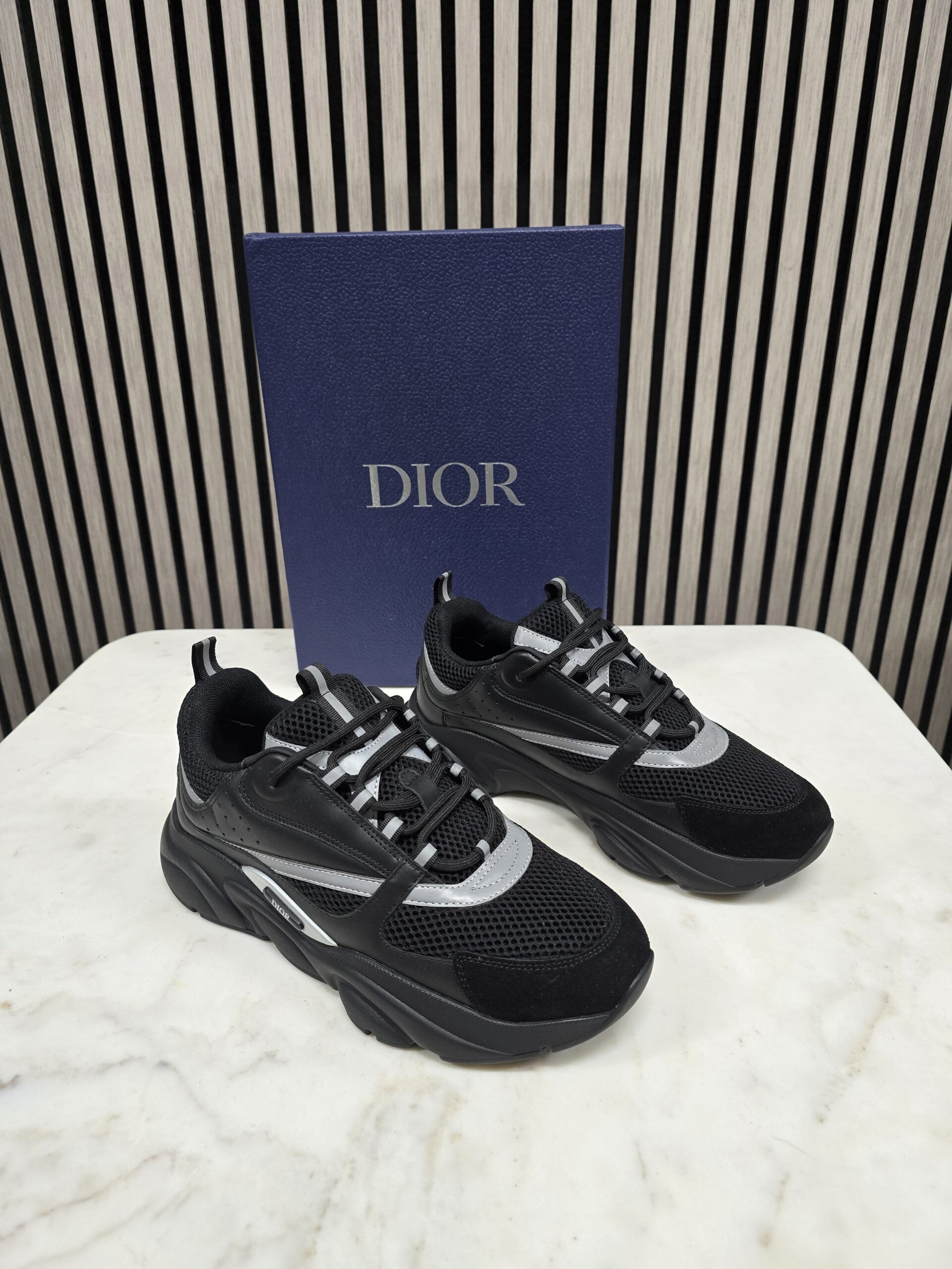 Dior b22 - black on black