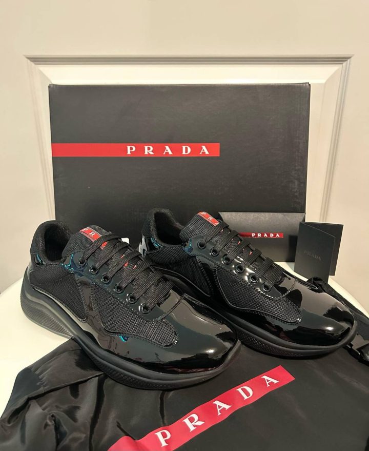 Prada America’s Cup Zwart
