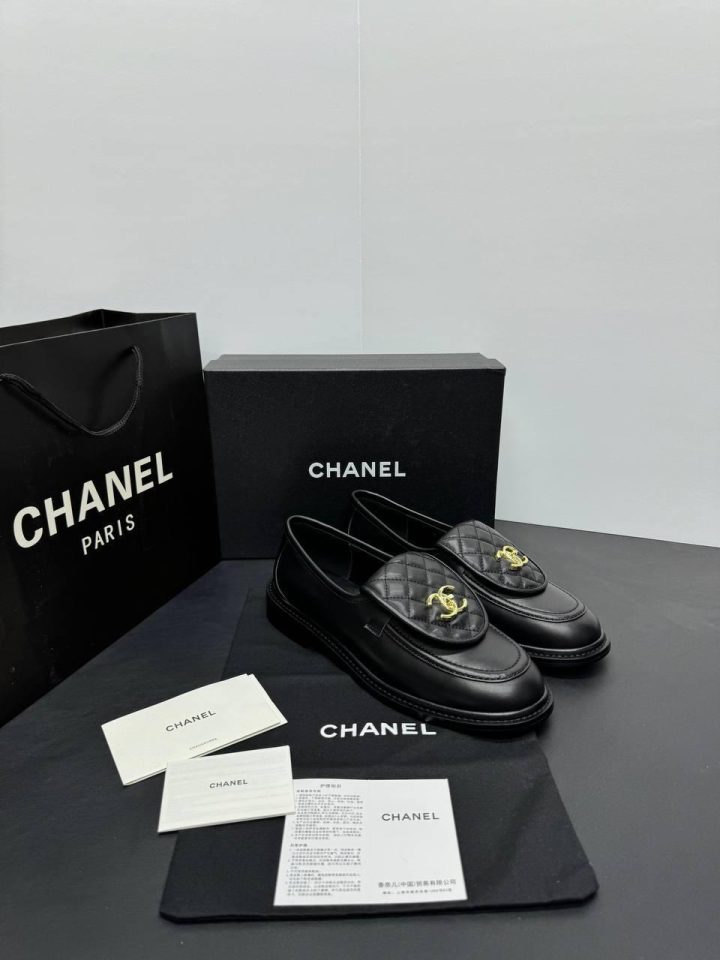 Chanel Loafers Zwart