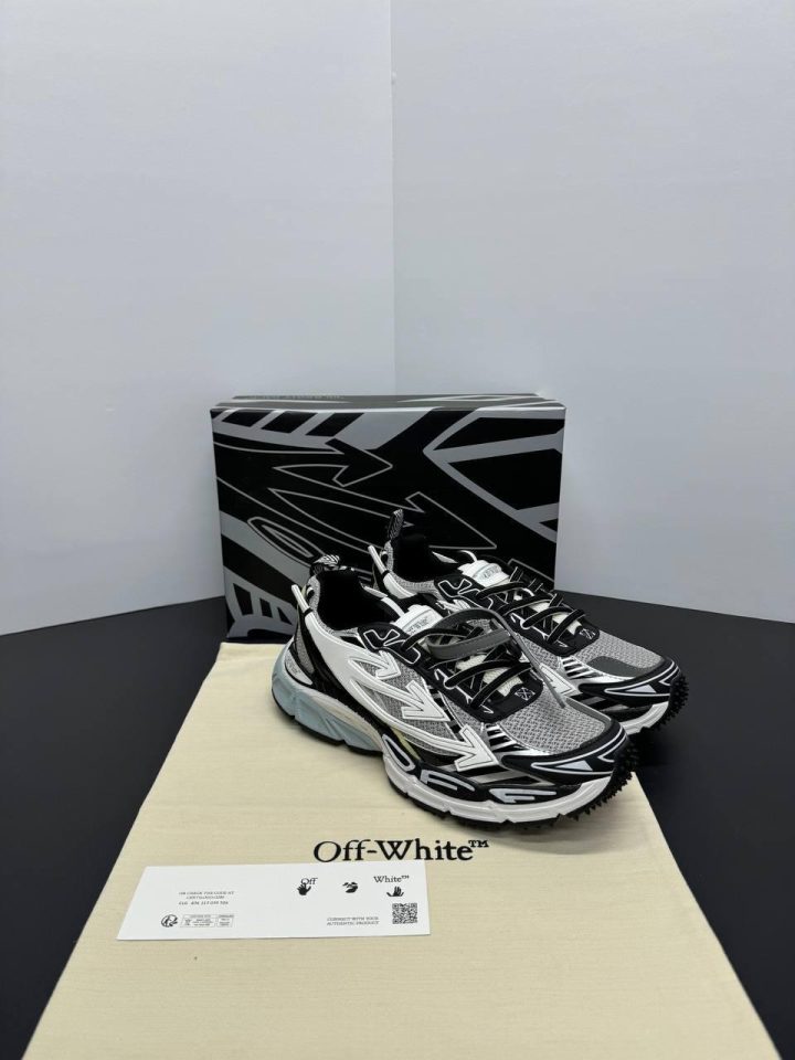 Off-White Be Right Back Sneakers Zwart
