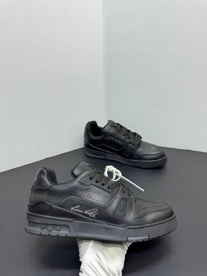 LOUIS VUITTON LV ARCH LIGHT SNEAKER - BLACK WHITE